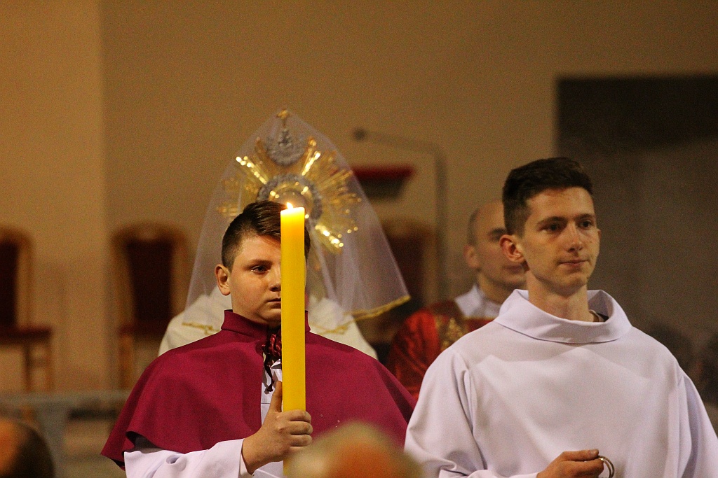 Wielki Piątek. Drugi dzień triduum. Dzień bez mszy świętej