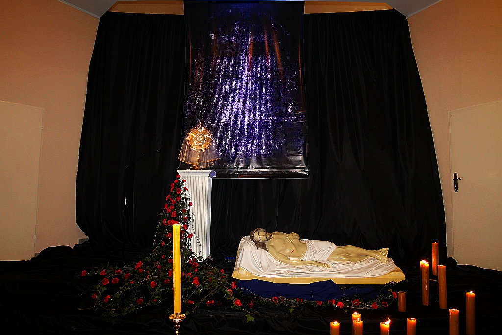 Wielki Piątek. Drugi dzień triduum. Dzień bez mszy świętej