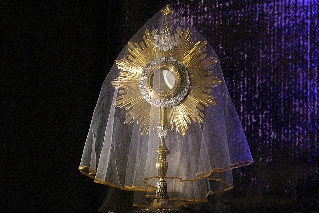 Wielki Piątek. Drugi dzień triduum. Dzień bez mszy świętej