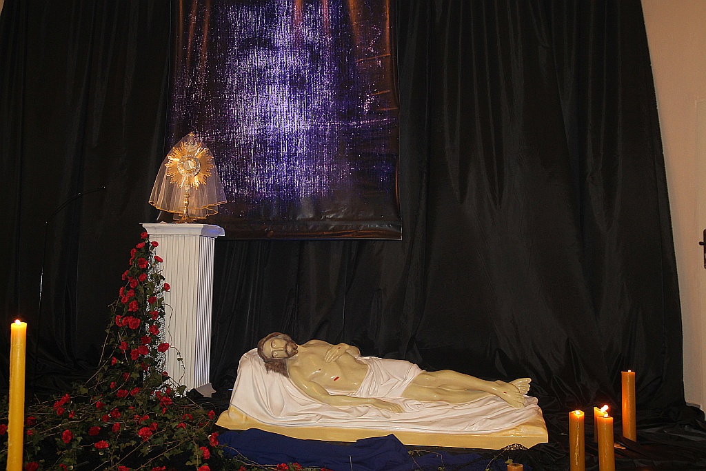 Wielki Piątek. Drugi dzień triduum. Dzień bez mszy świętej