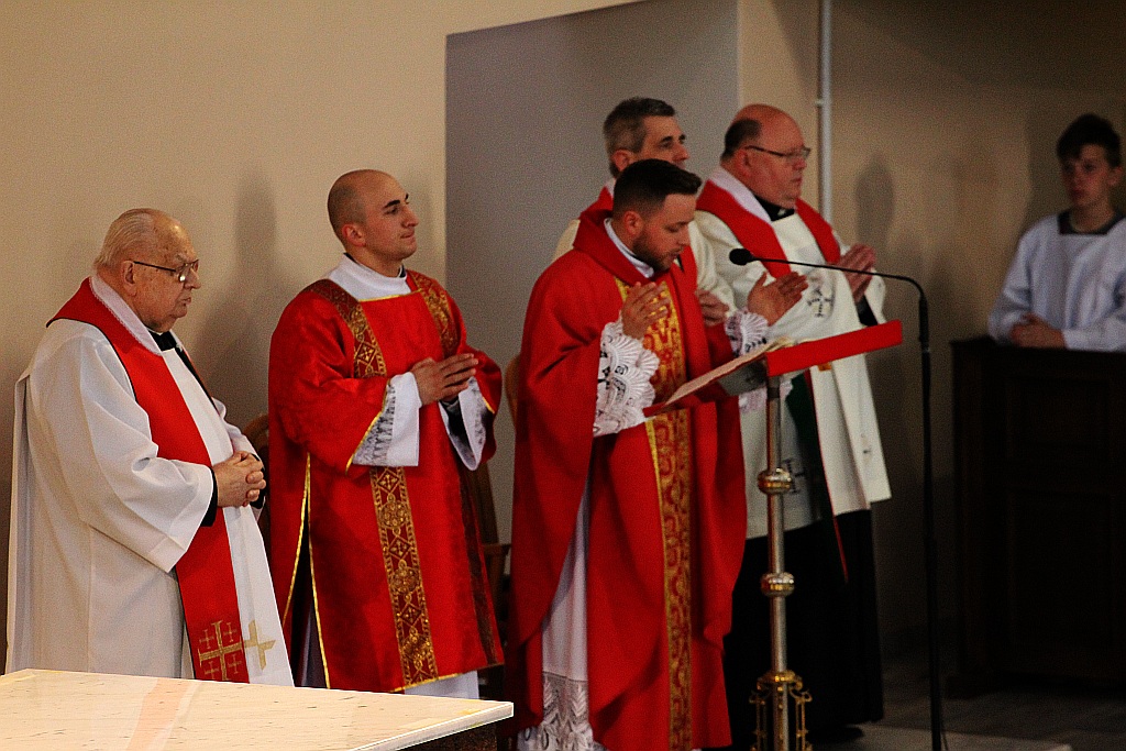 Wielki Piątek. Drugi dzień triduum. Dzień bez mszy świętej