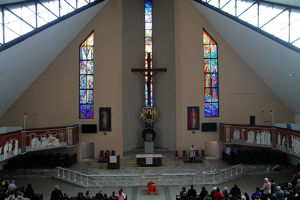 Święcenie pokarmów w kościele Matki Bożej Królowej Polski
