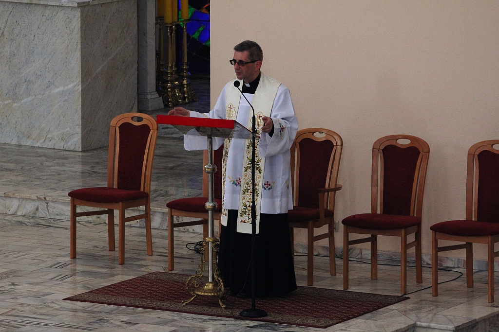 Święcenie pokarmów w kościele Matki Bożej Królowej Polski
