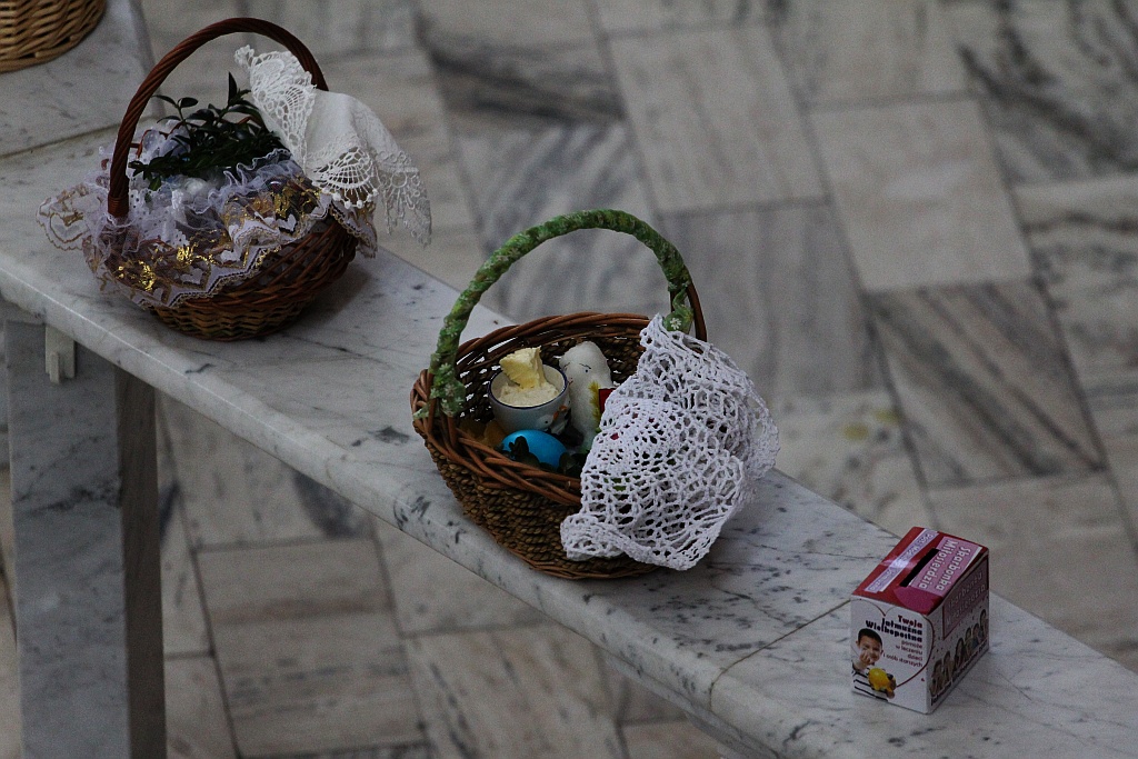 Święcenie pokarmów w kościele Matki Bożej Królowej Polski
