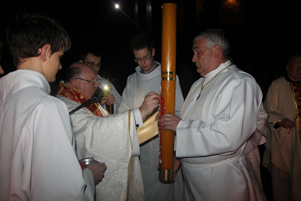 Liturgia Wigilii Paschalnej  z procesją rezurekcyjną