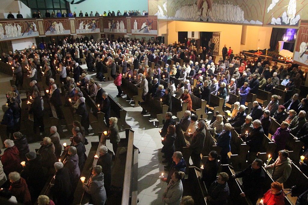 Liturgia Wigilii Paschalnej  z procesją rezurekcyjną