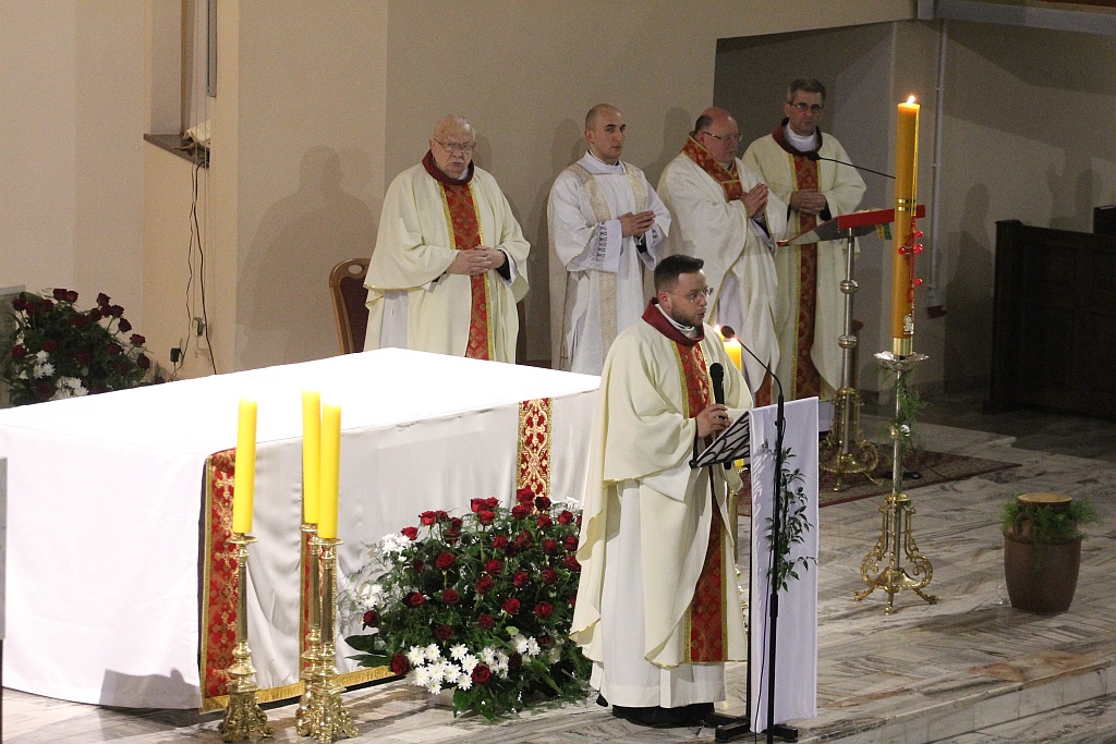 Liturgia Wigilii Paschalnej  z procesją rezurekcyjną