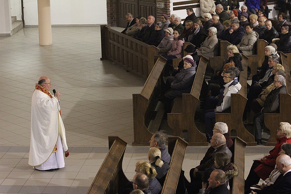 Liturgia Wigilii Paschalnej  z procesją rezurekcyjną