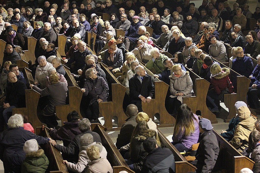 Liturgia Wigilii Paschalnej  z procesją rezurekcyjną