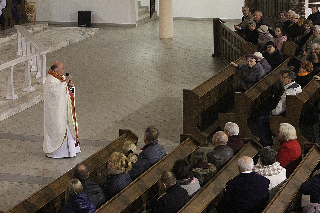 Liturgia Wigilii Paschalnej  z procesją rezurekcyjną