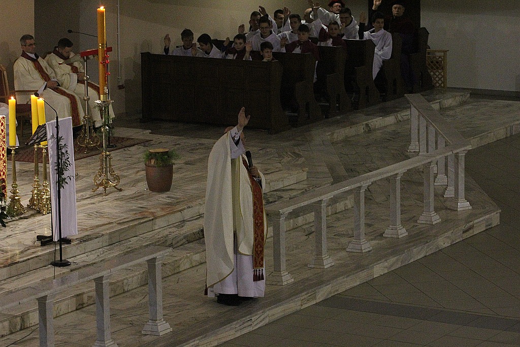 Liturgia Wigilii Paschalnej  z procesją rezurekcyjną