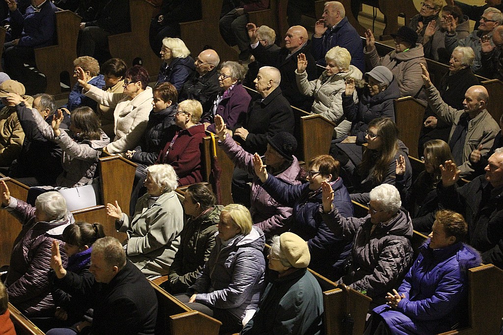 Liturgia Wigilii Paschalnej  z procesją rezurekcyjną