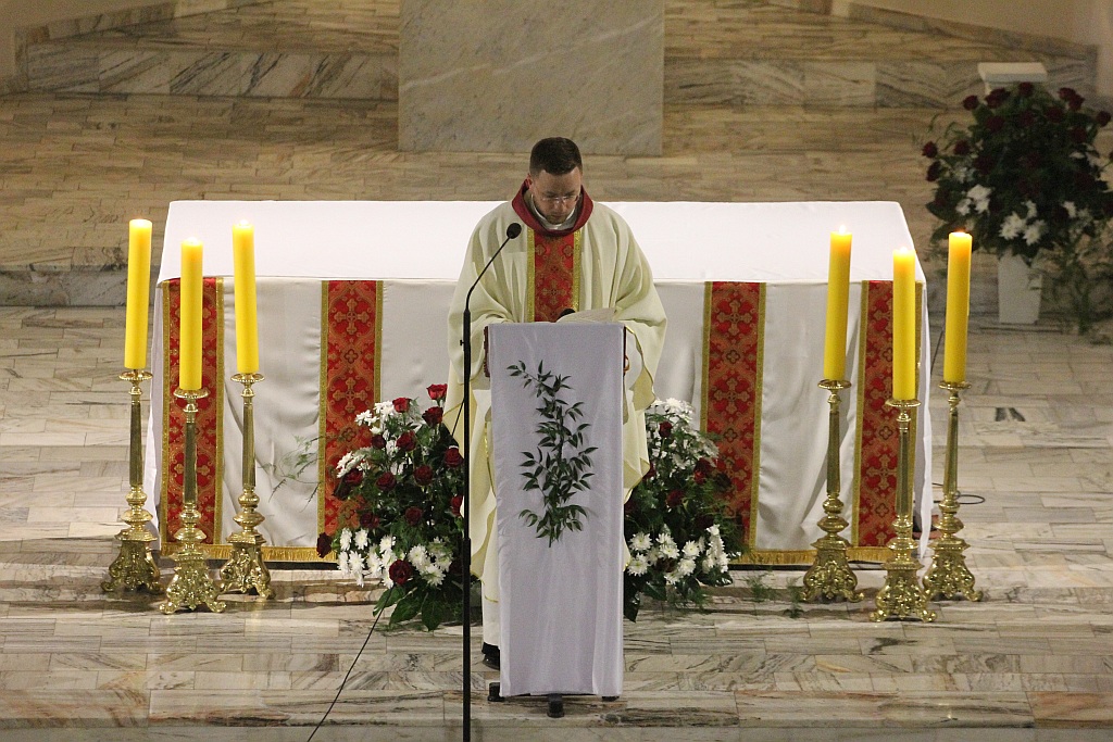 Liturgia Wigilii Paschalnej  z procesją rezurekcyjną