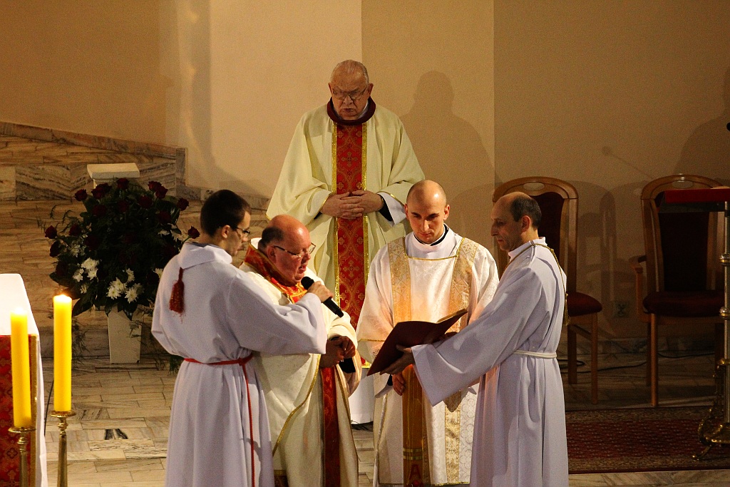 Liturgia Wigilii Paschalnej  z procesją rezurekcyjną