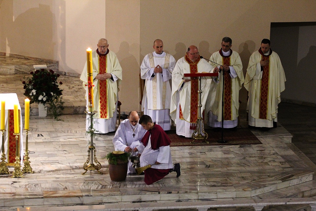 Liturgia Wigilii Paschalnej  z procesją rezurekcyjną