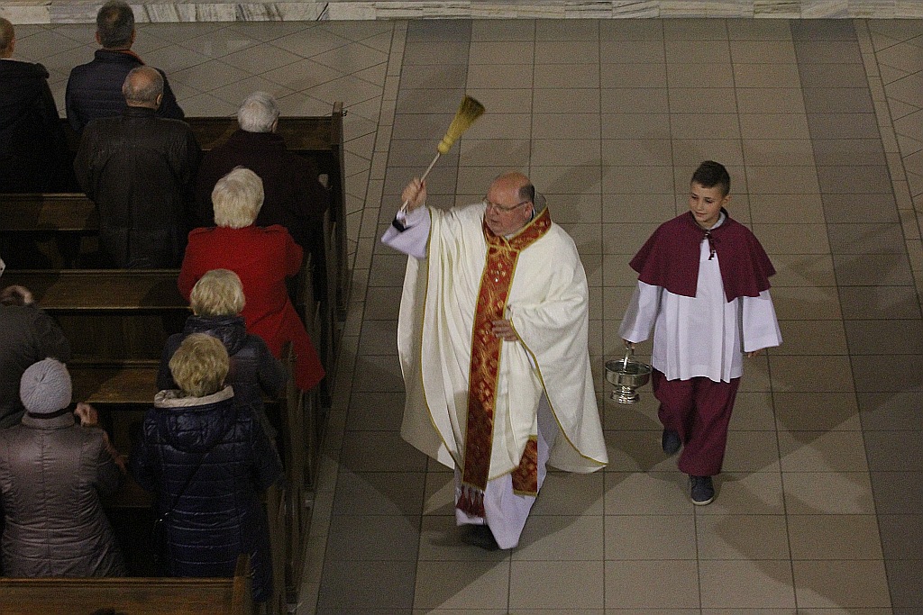 Liturgia Wigilii Paschalnej  z procesją rezurekcyjną