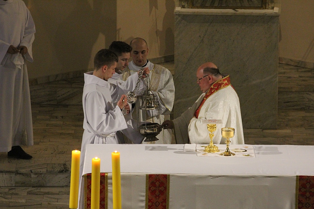 Liturgia Wigilii Paschalnej  z procesją rezurekcyjną