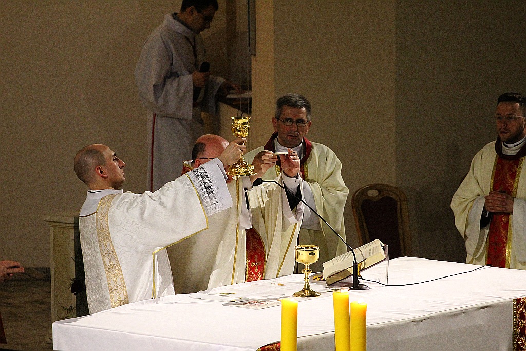 Liturgia Wigilii Paschalnej  z procesją rezurekcyjną