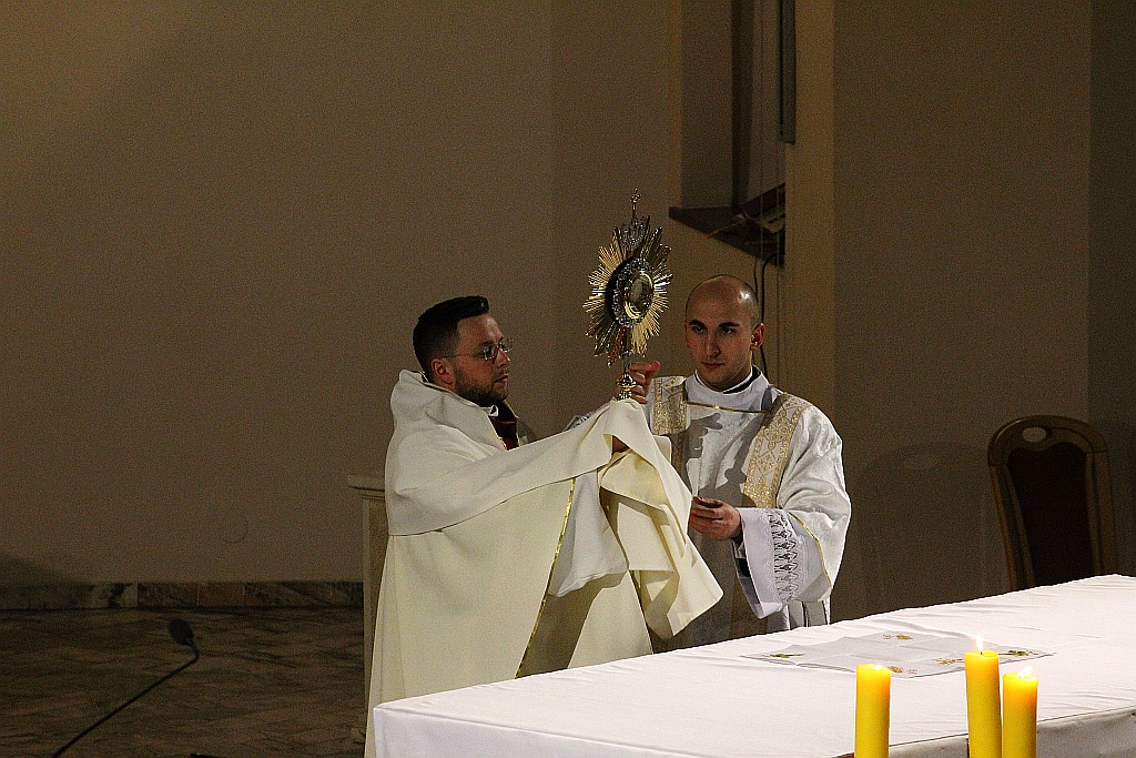 Liturgia Wigilii Paschalnej  z procesją rezurekcyjną