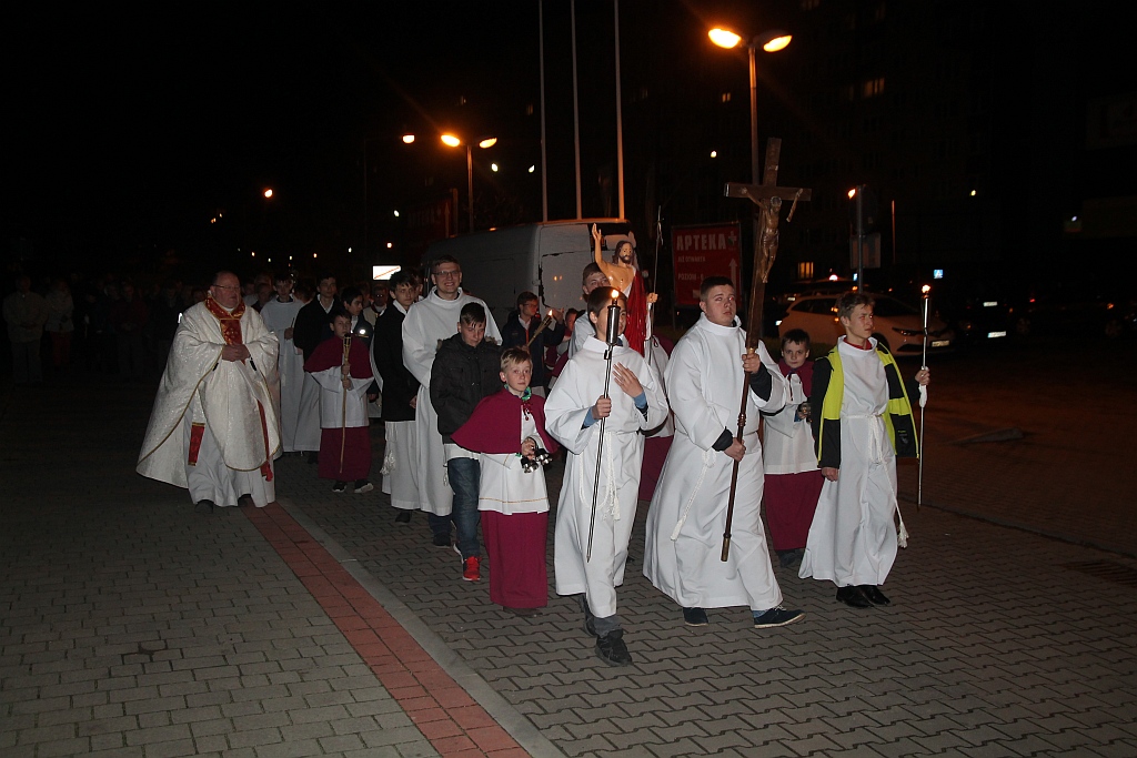 Liturgia Wigilii Paschalnej  z procesją rezurekcyjną