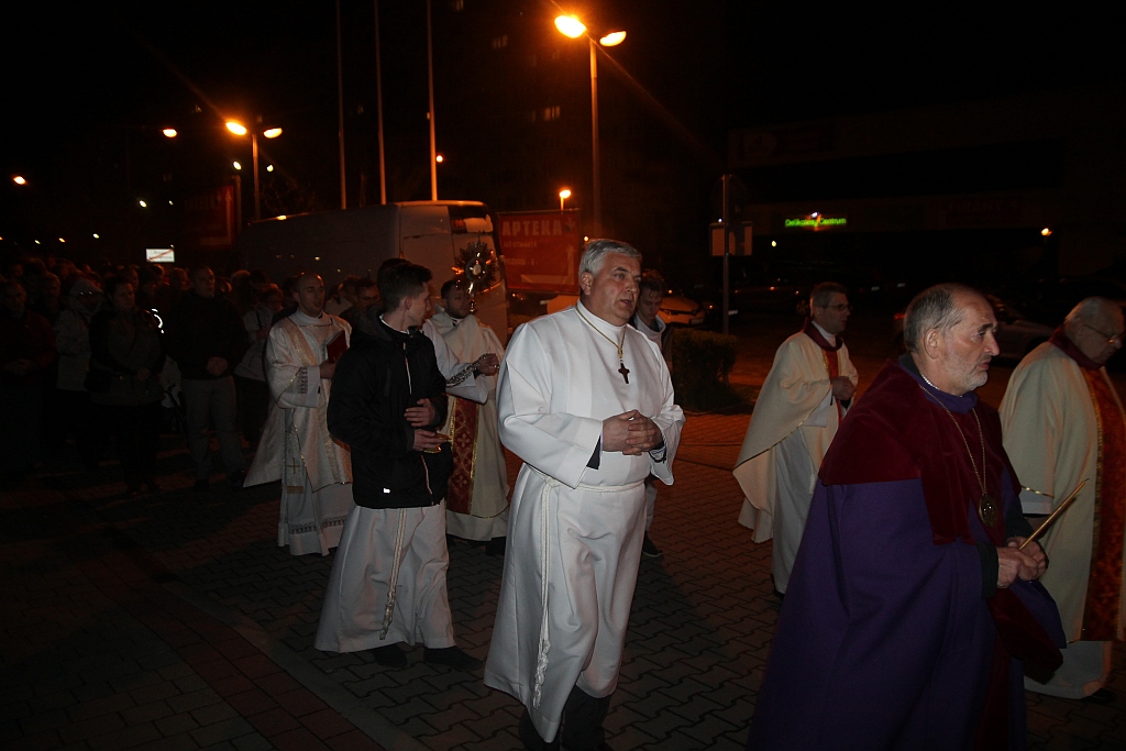 Liturgia Wigilii Paschalnej  z procesją rezurekcyjną