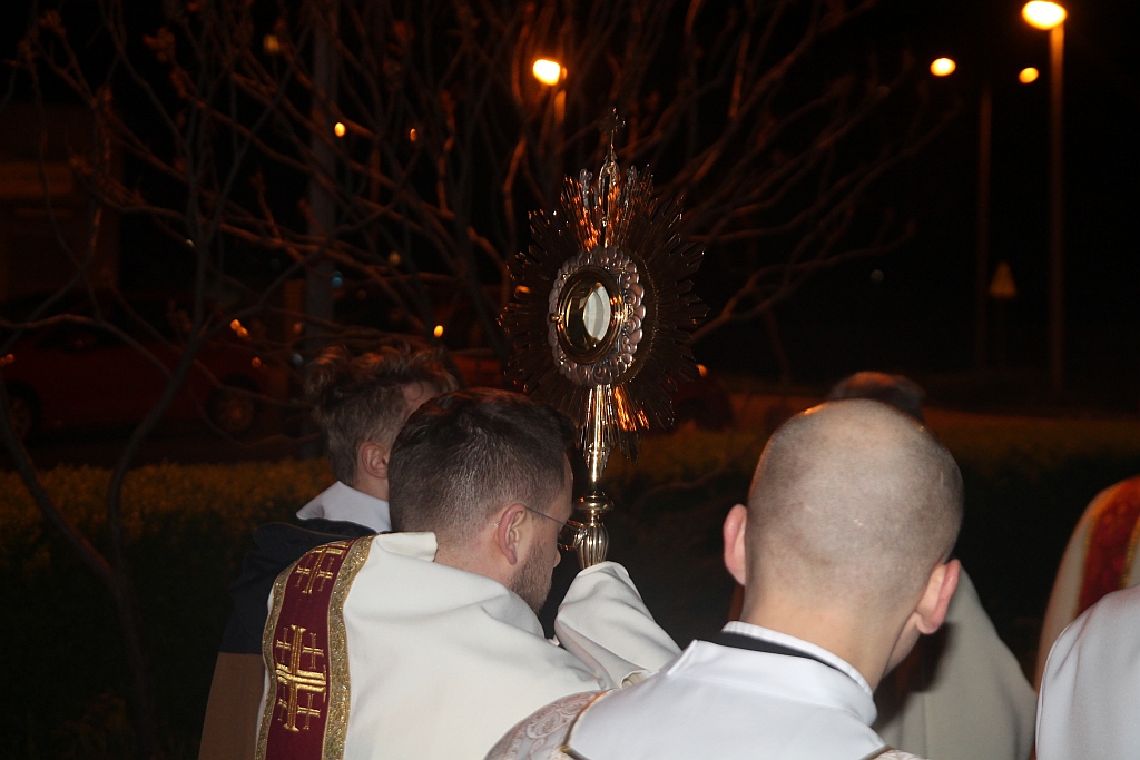 Liturgia Wigilii Paschalnej  z procesją rezurekcyjną