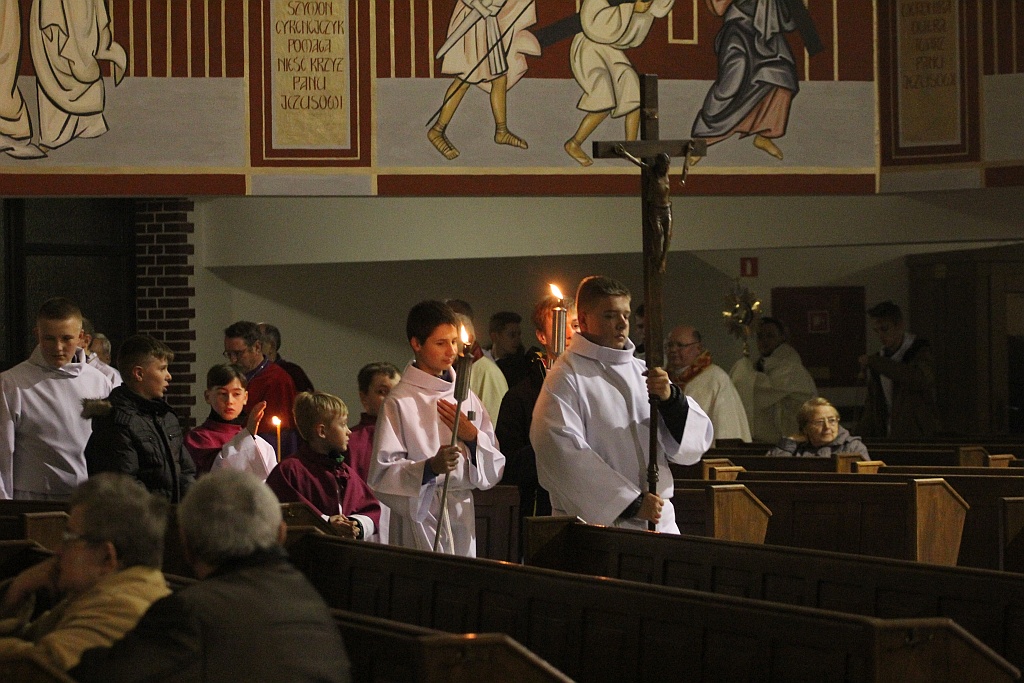 Liturgia Wigilii Paschalnej  z procesją rezurekcyjną
