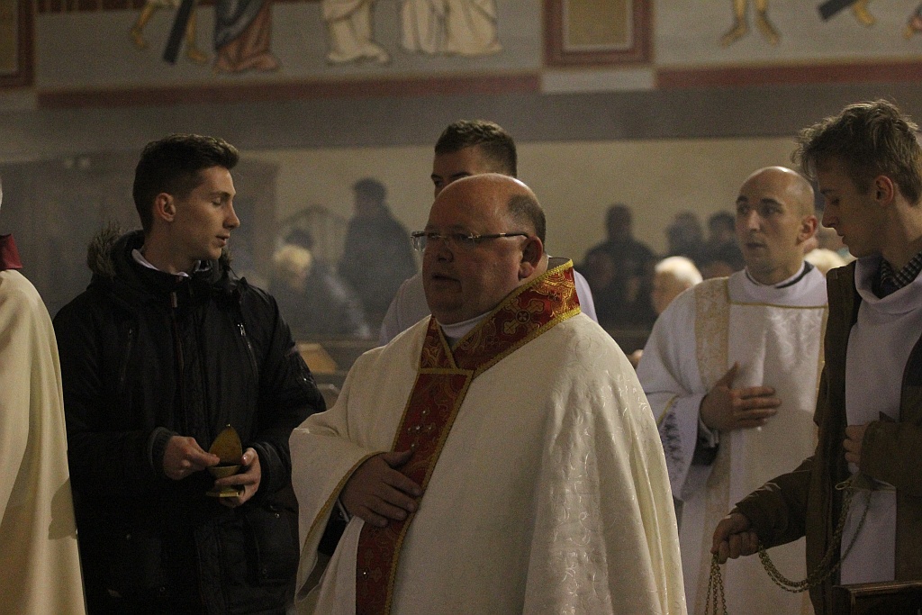 Liturgia Wigilii Paschalnej  z procesją rezurekcyjną