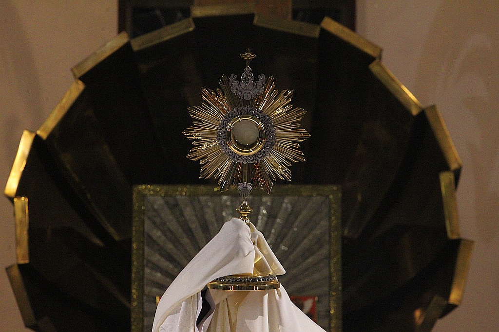 Liturgia Wigilii Paschalnej  z procesją rezurekcyjną