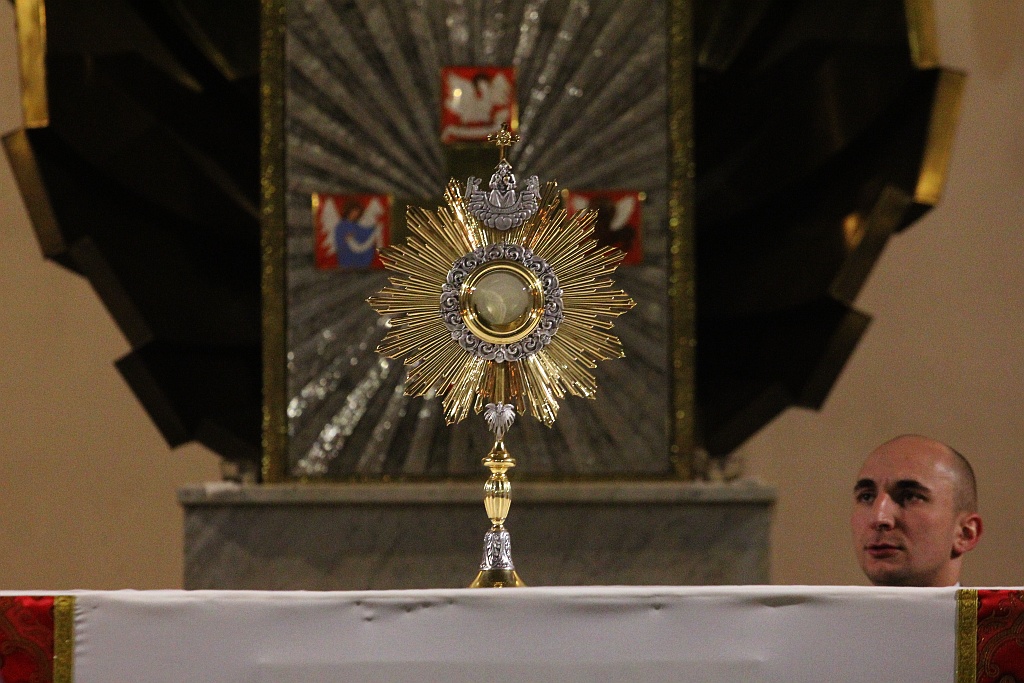 Liturgia Wigilii Paschalnej  z procesją rezurekcyjną