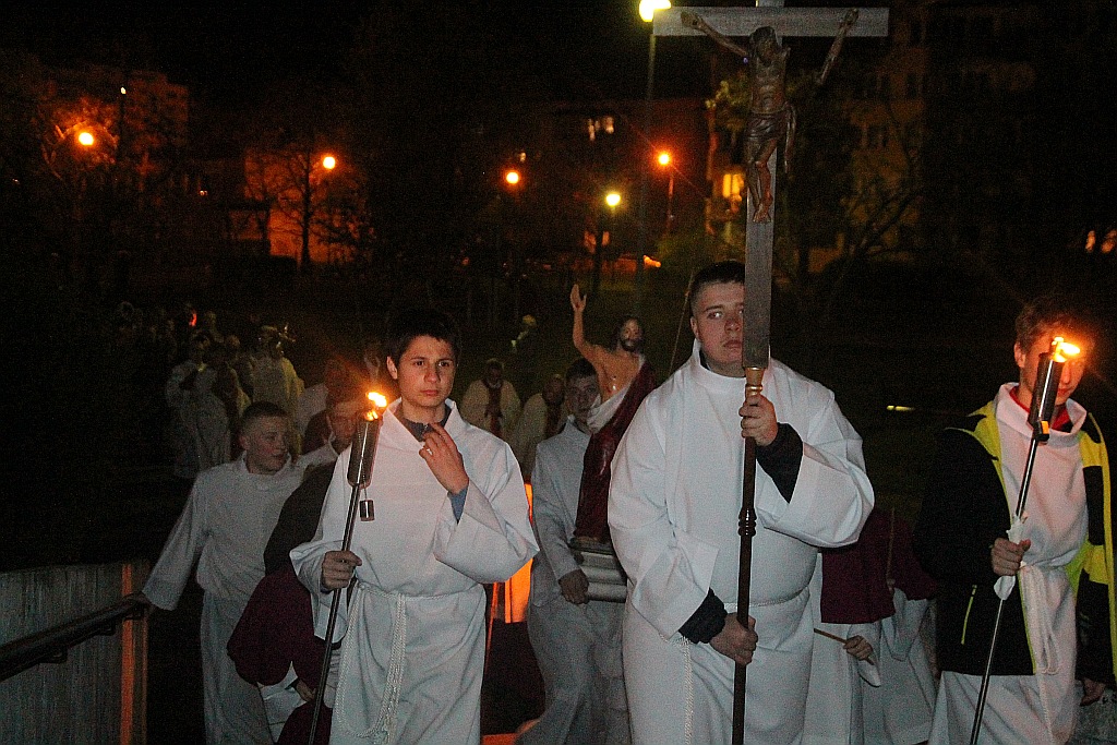 Liturgia Wigilii Paschalnej  z procesją rezurekcyjną