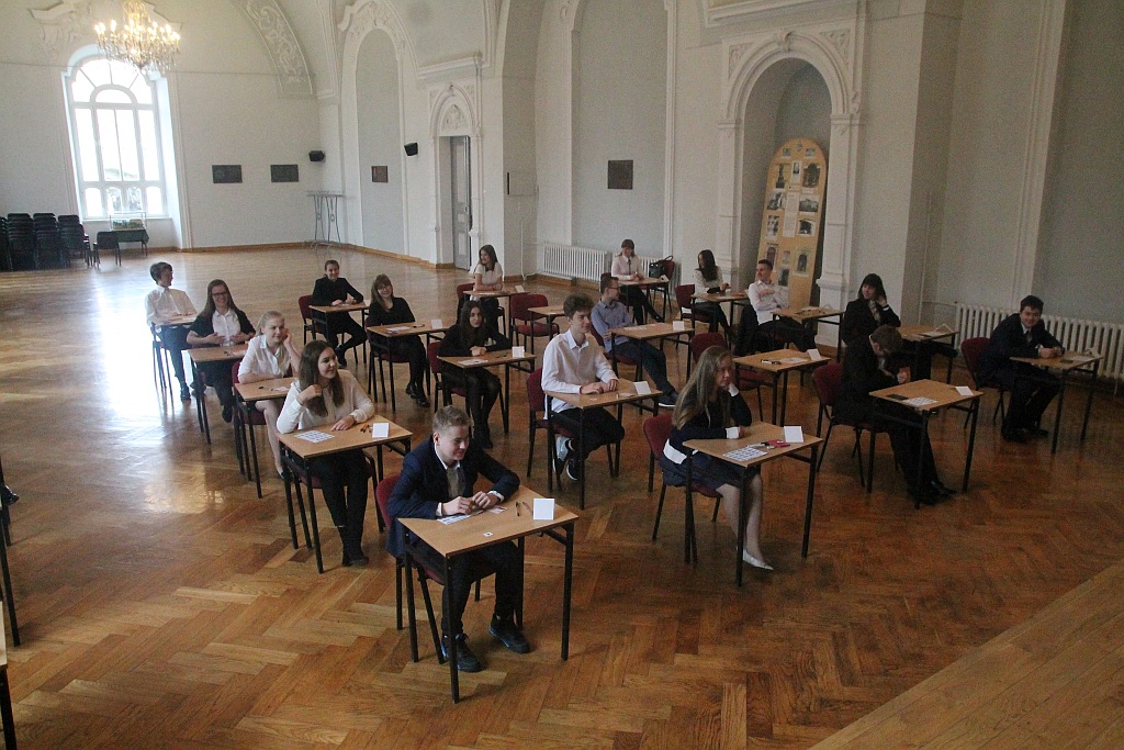 25 osób pisało egzamin gimnazjalny w Społecznym Gimnazjum TWP