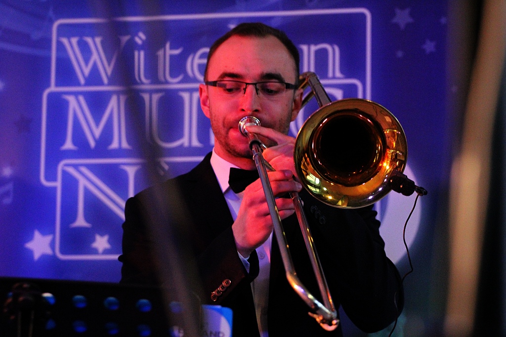 Formacja Kłos&Dąbrowski Big Band zagrała w akademiku