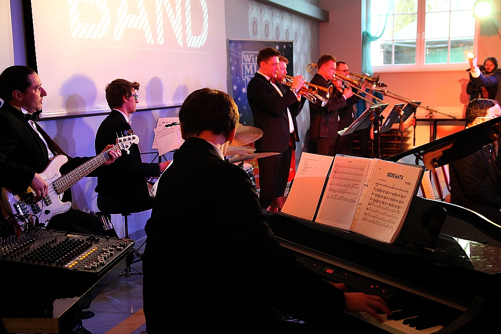Formacja Kłos&Dąbrowski Big Band zagrała w akademiku