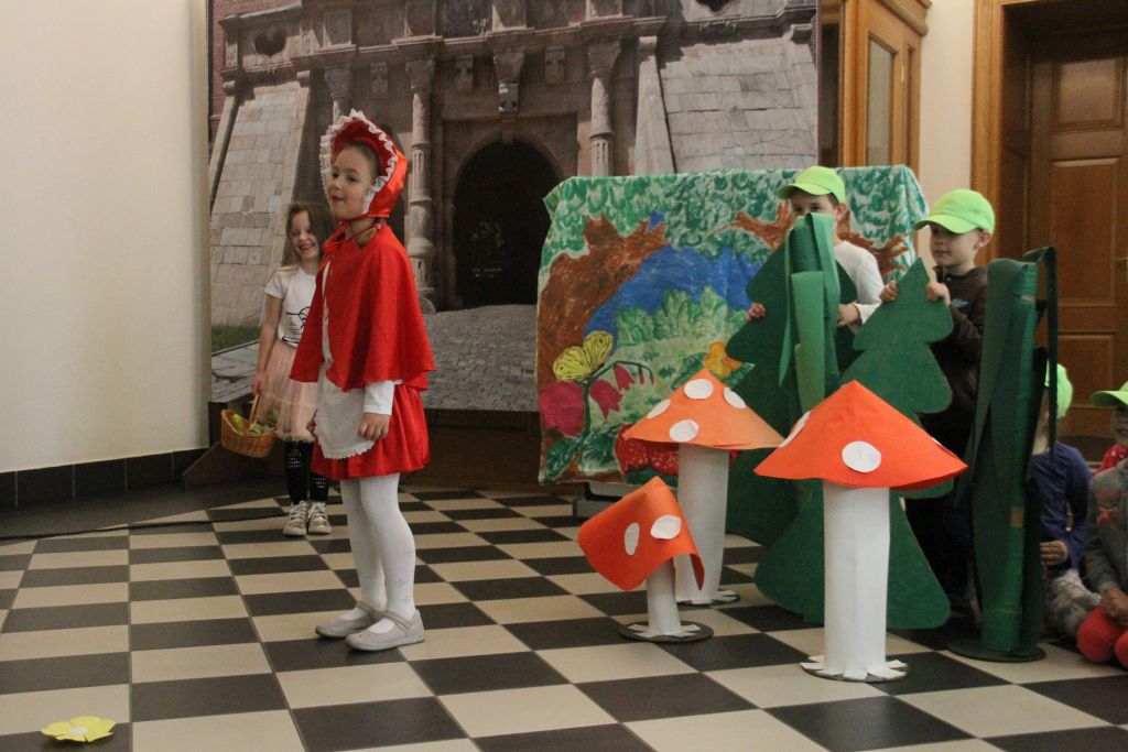 Sspotkanie przedszkolaków ze sztuką w Muzeum Miedzi