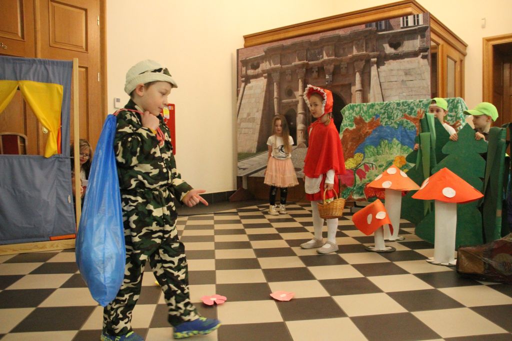 Sspotkanie przedszkolaków ze sztuką w Muzeum Miedzi