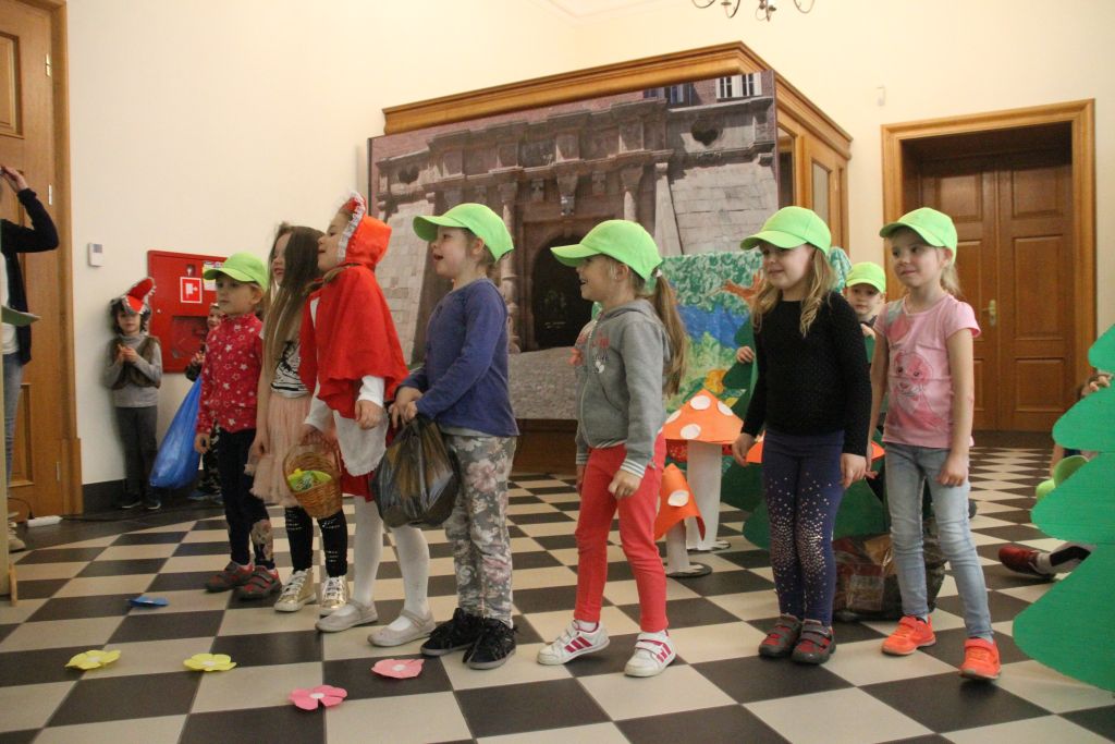 Sspotkanie przedszkolaków ze sztuką w Muzeum Miedzi