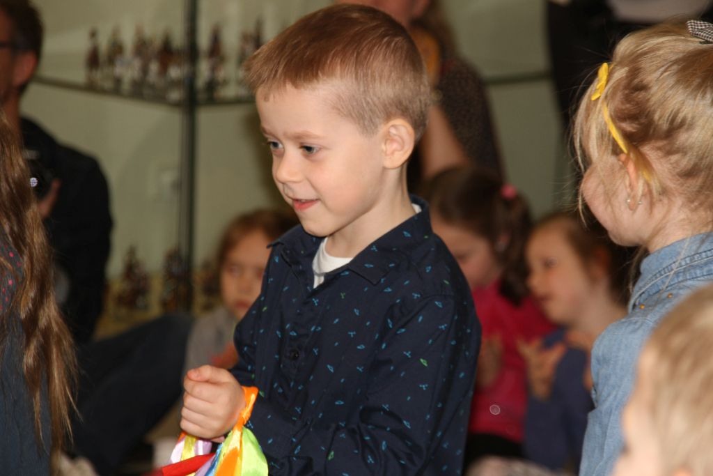 Sspotkanie przedszkolaków ze sztuką w Muzeum Miedzi