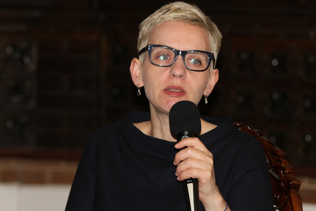 Grzebałkowska o swojej pracy pisarskiej i dziennikarskiej