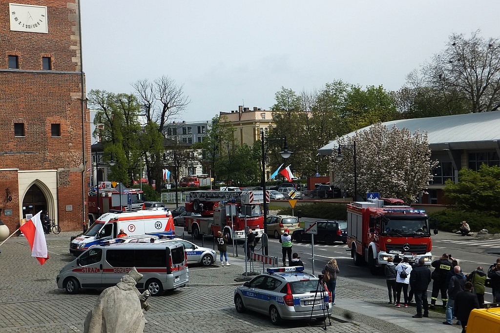 Ćwiczenia strażackie w centrum Legnicy 