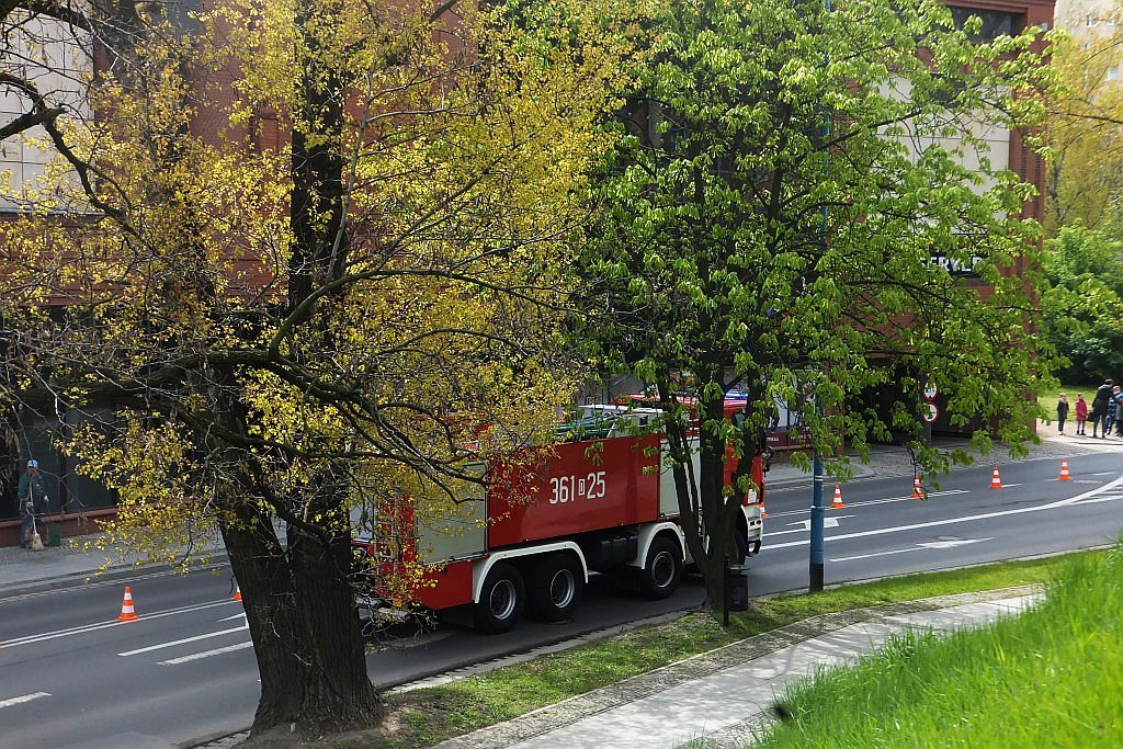 Ćwiczenia strażackie w centrum Legnicy 