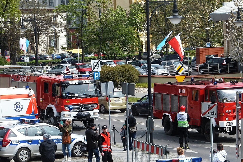 Ćwiczenia strażackie w centrum Legnicy 