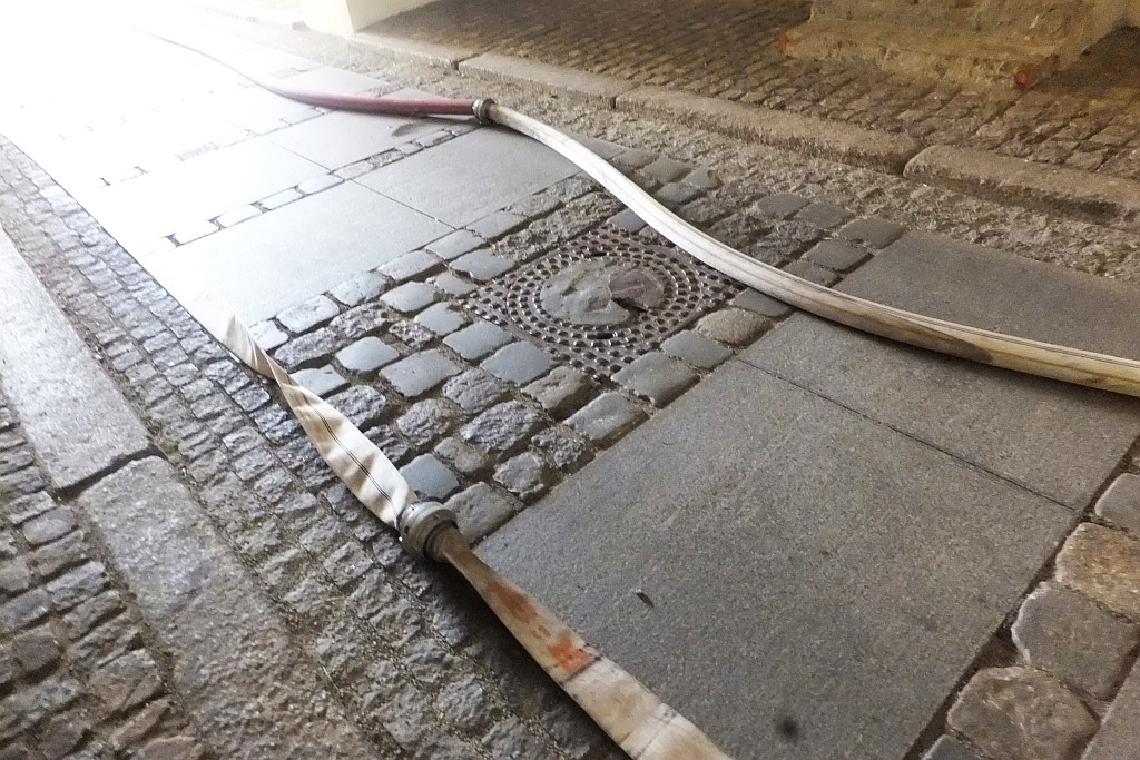 Ćwiczenia strażackie w centrum Legnicy 