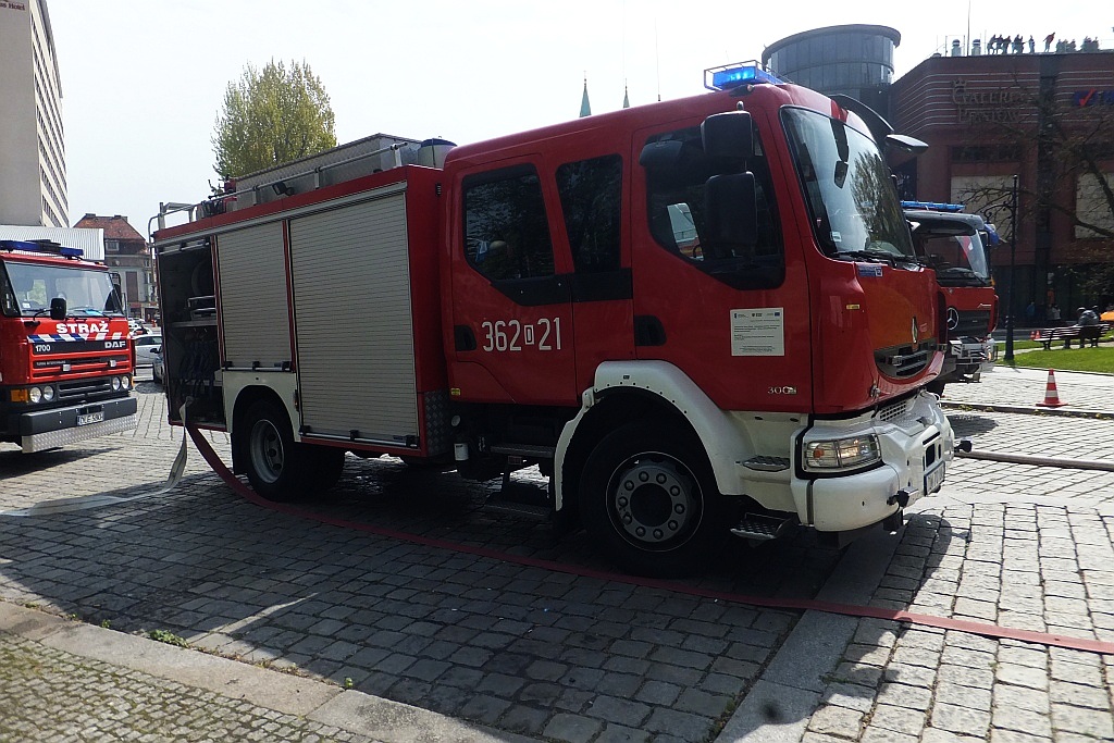 Ćwiczenia strażackie w centrum Legnicy 