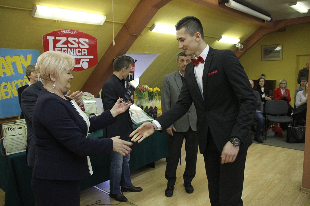 W Zespole Szkół Samochodowych pożegnano absolwentów