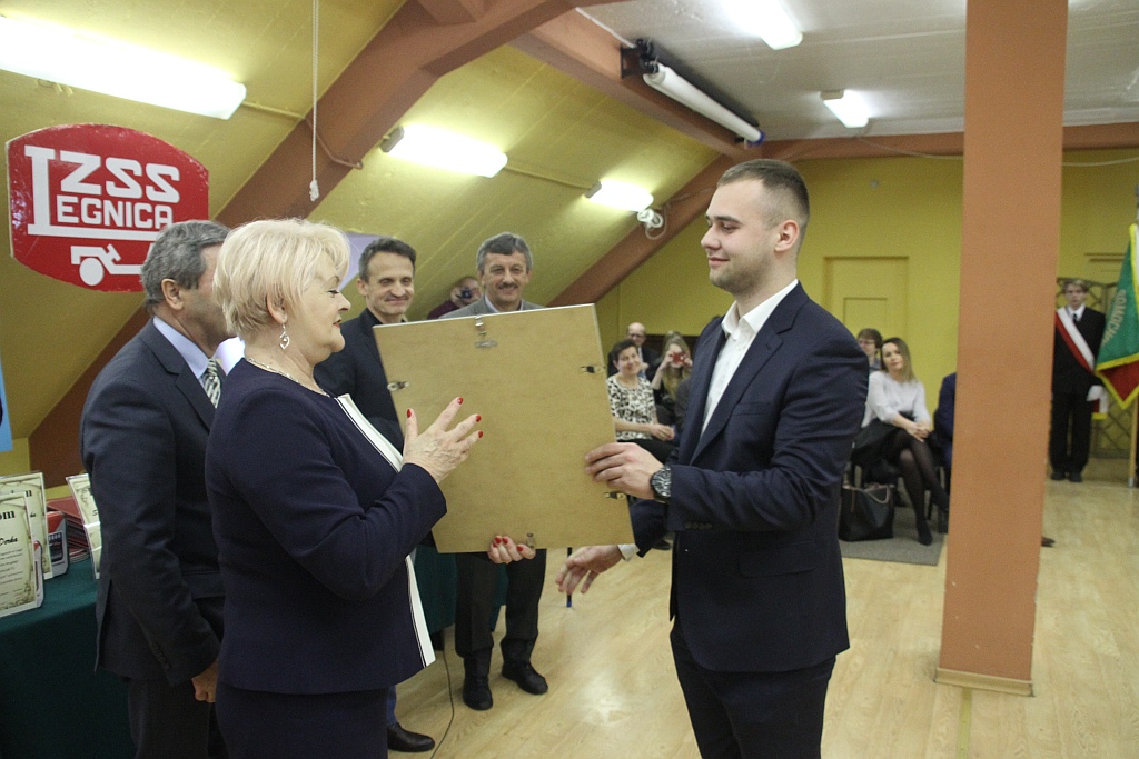 W Zespole Szkół Samochodowych pożegnano absolwentów