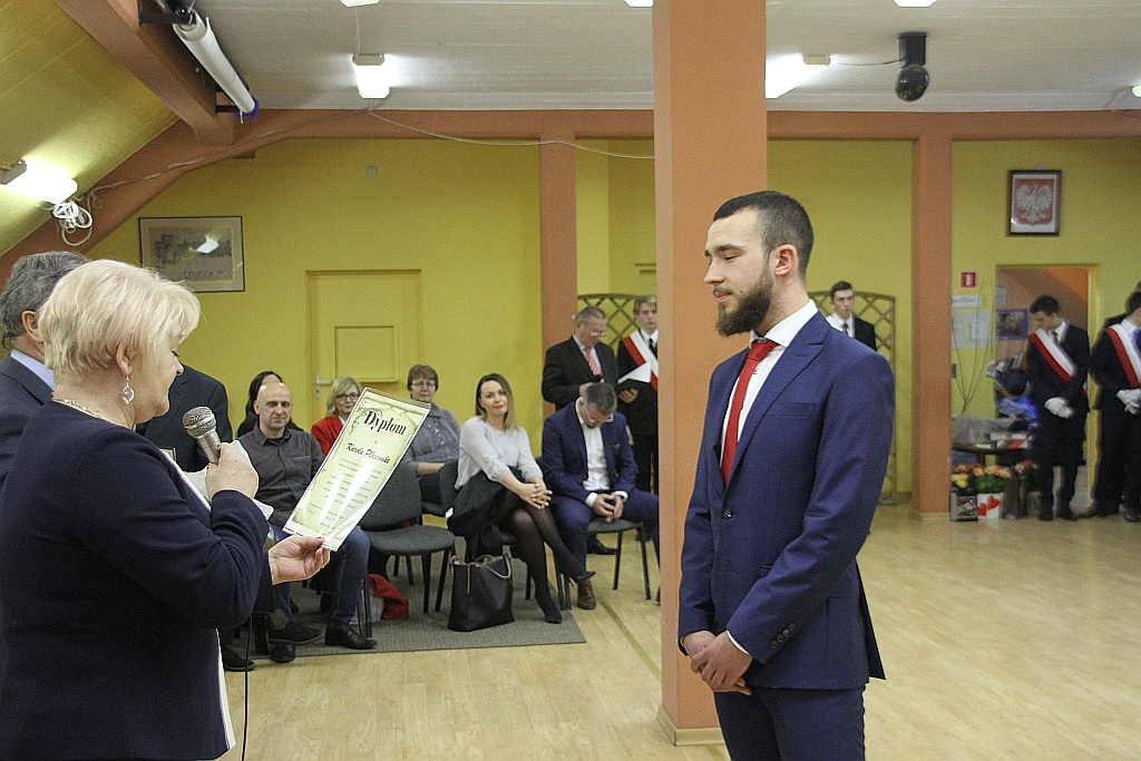 W Zespole Szkół Samochodowych pożegnano absolwentów