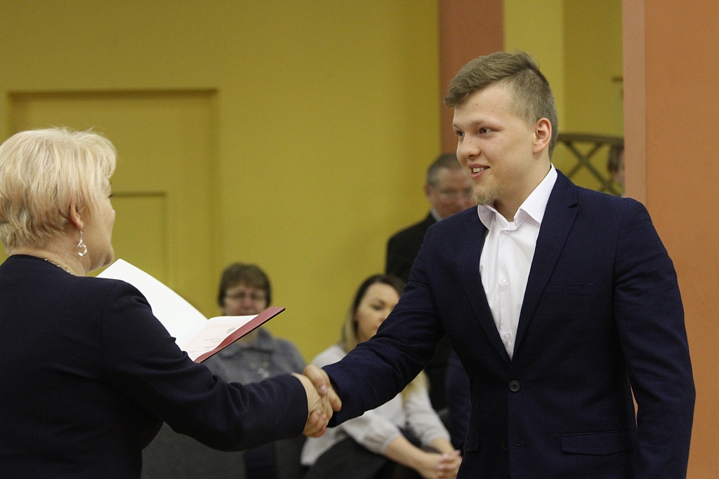W Zespole Szkół Samochodowych pożegnano absolwentów