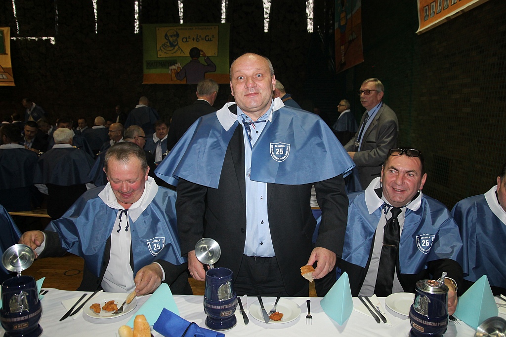 Hutnicy bawili się na centralnej hutniczej karczmie piwnej