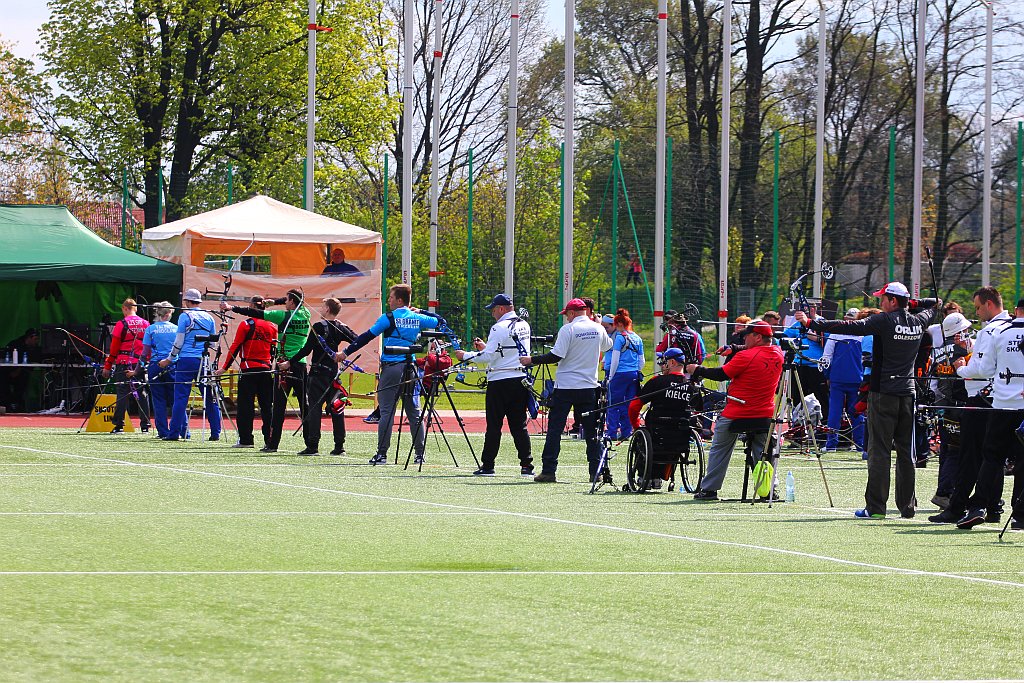 Kompandziści walczyli w Pucharze Polski na stadionie w parku cz1